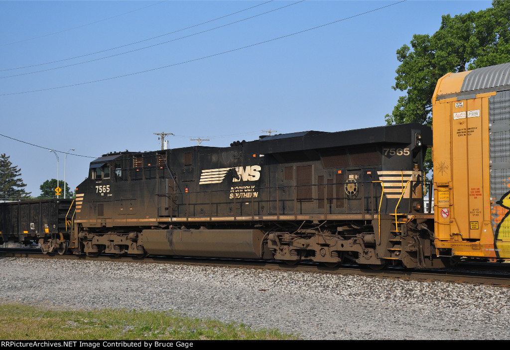 NS 7565